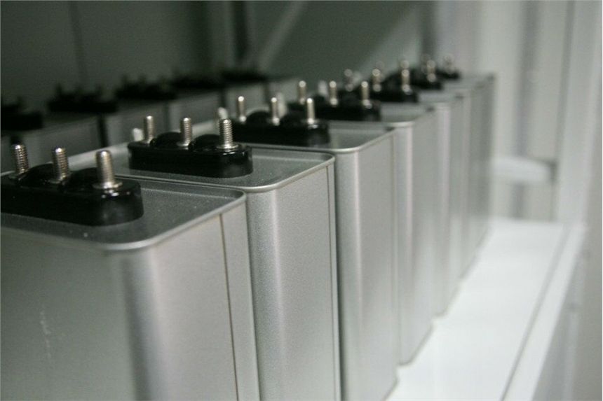 電容器能通過直流電嗎？為什么？