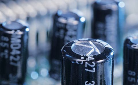 濾波電容器有哪些定點(diǎn)？如何應(yīng)用零件？