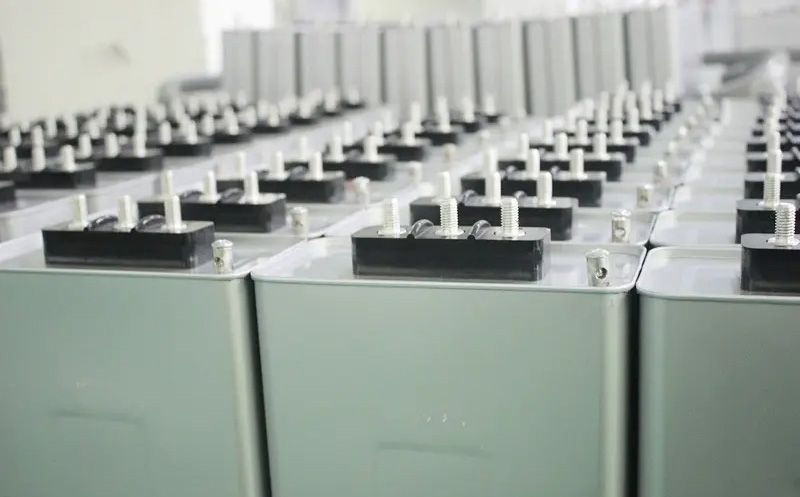 電力電容器組接線應(yīng)遵循哪些原則？